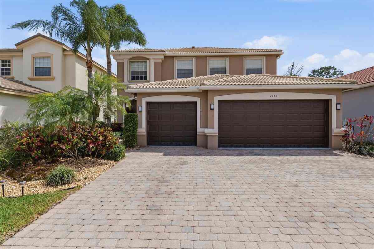 Homes For Sale - 7453 Via Luria<br/> Palm Beach County, Lake Worth, FL 33467