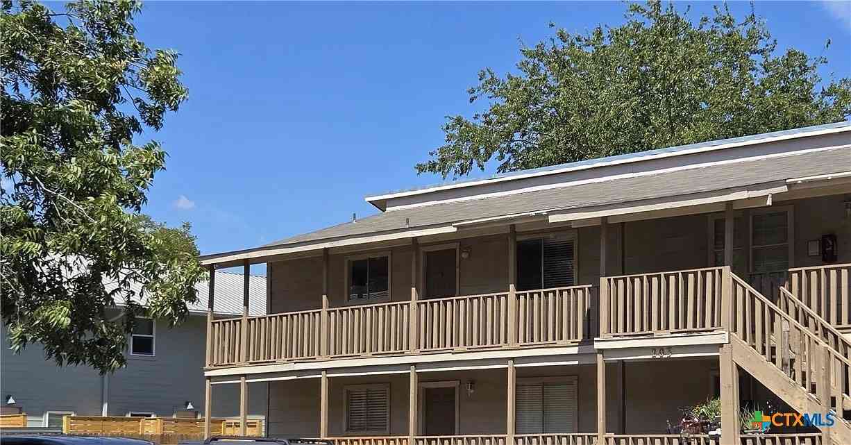 Condo For Rent - 203 S Mitchell Avenue #4<br/> San Marcos, TX 78666