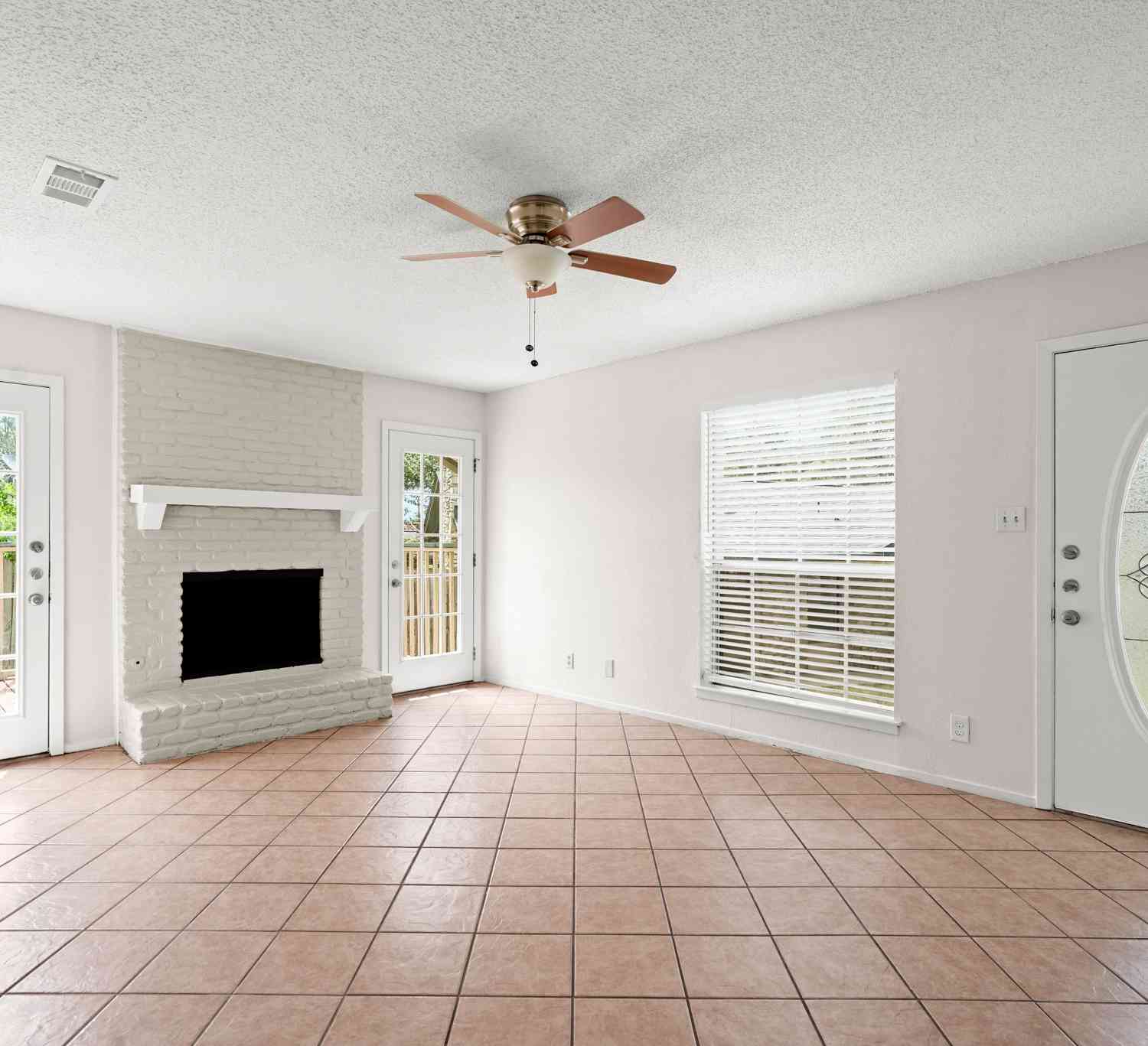 Homes For Rent - 1404 Valleyridge Circle #B<br/> Austin, TX 78704