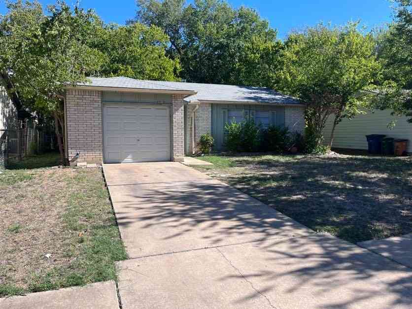 Homes For Rent - 4406 Dovewood Drive<br/> Austin, TX 78744