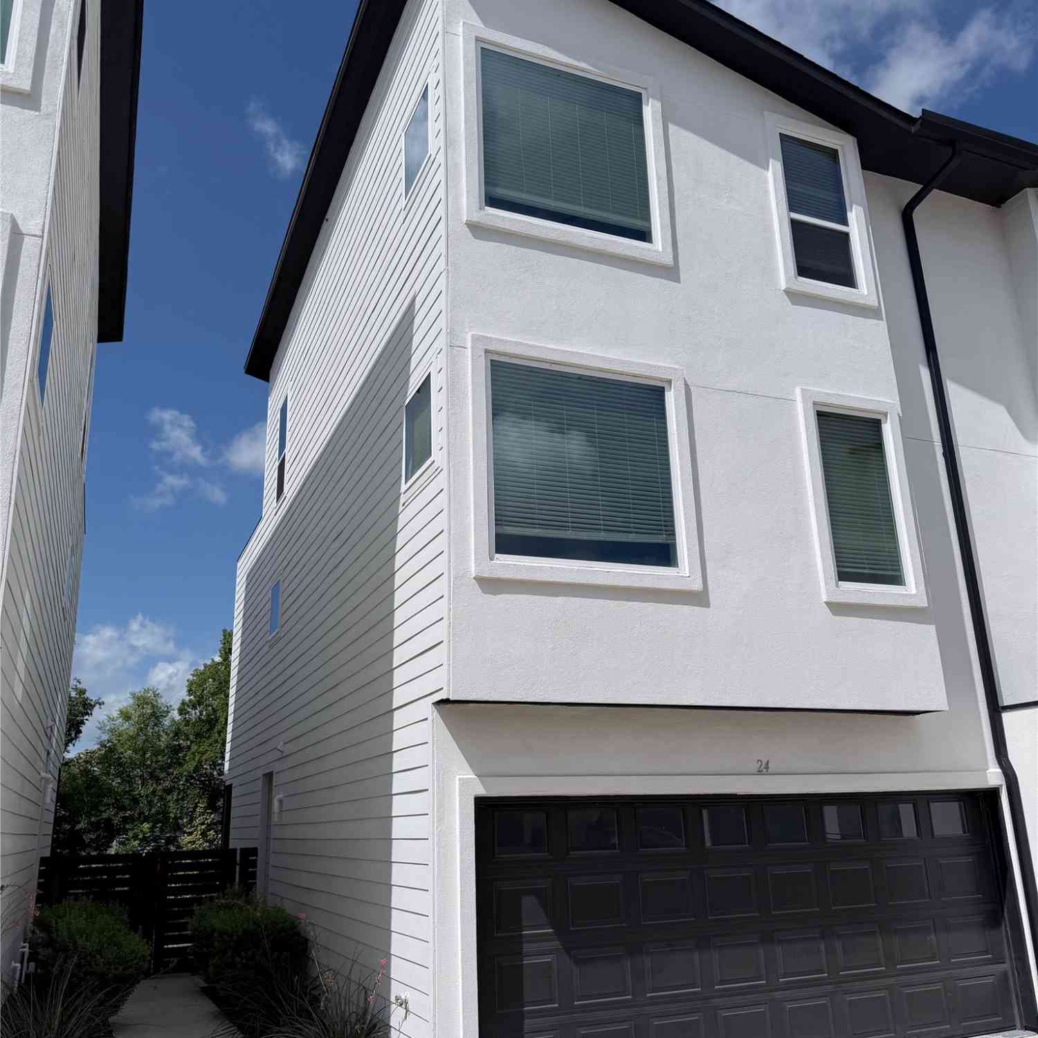 Condo For Rent - 1417 Kramer Lane #24<br/> Austin, TX 78758