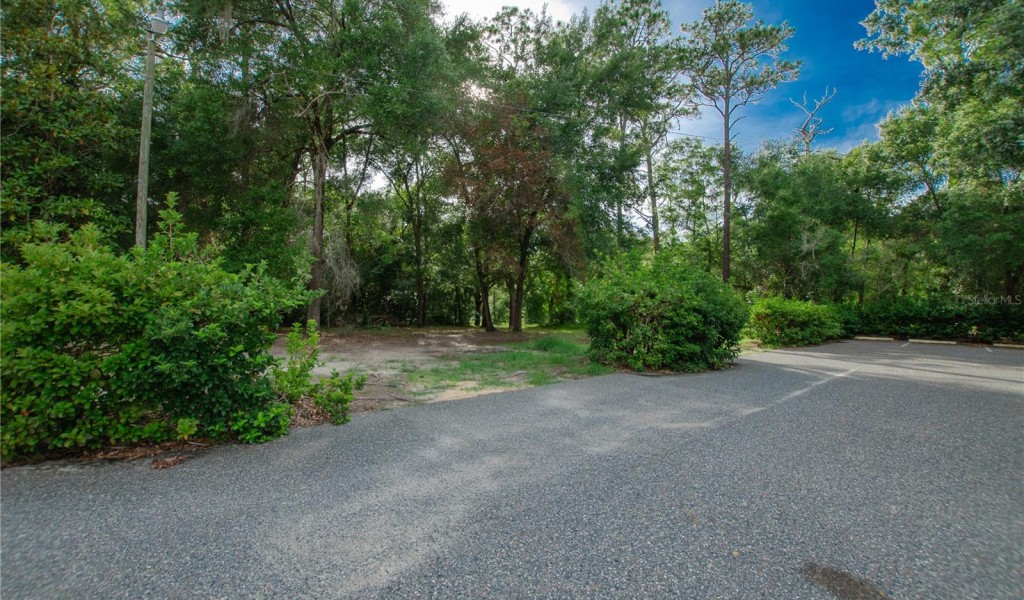 54750 County Road 445a, ASTOR, Florida image 11