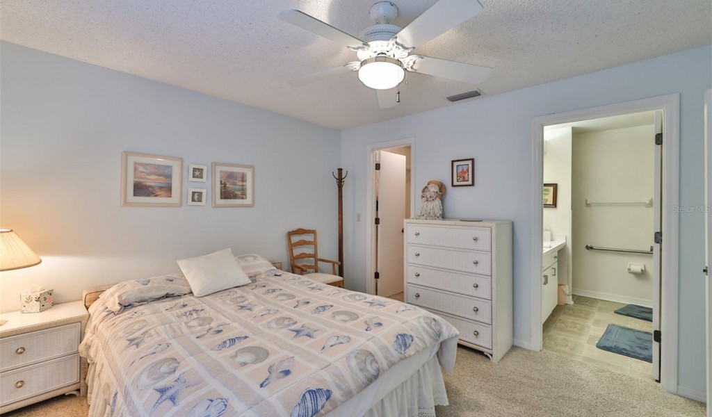 906 Golfview Woods Drive #906, RUSKIN, Florida image 21