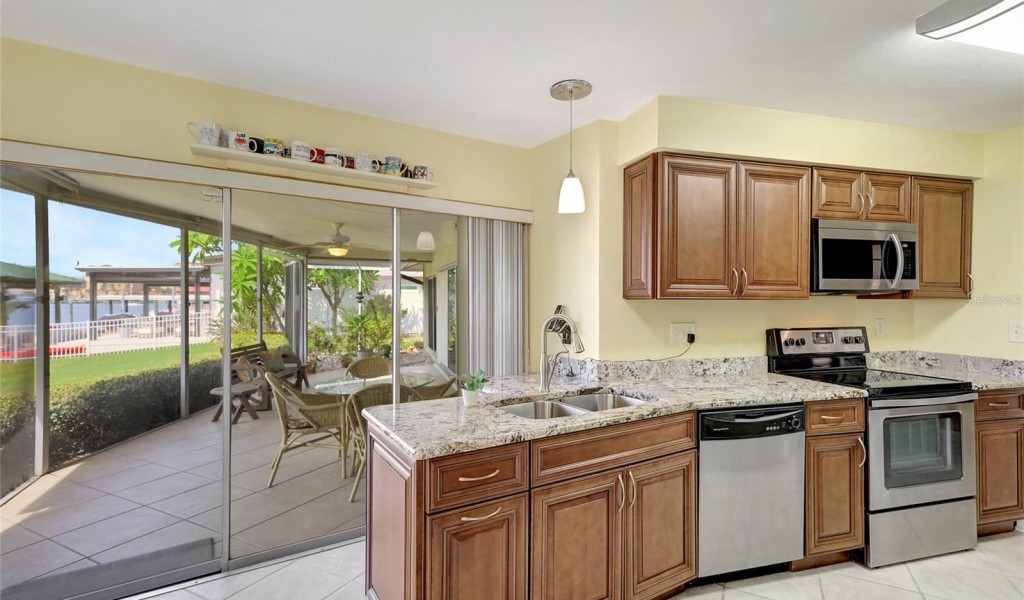 229 Palm Island, CLEARWATER, Florida image 17