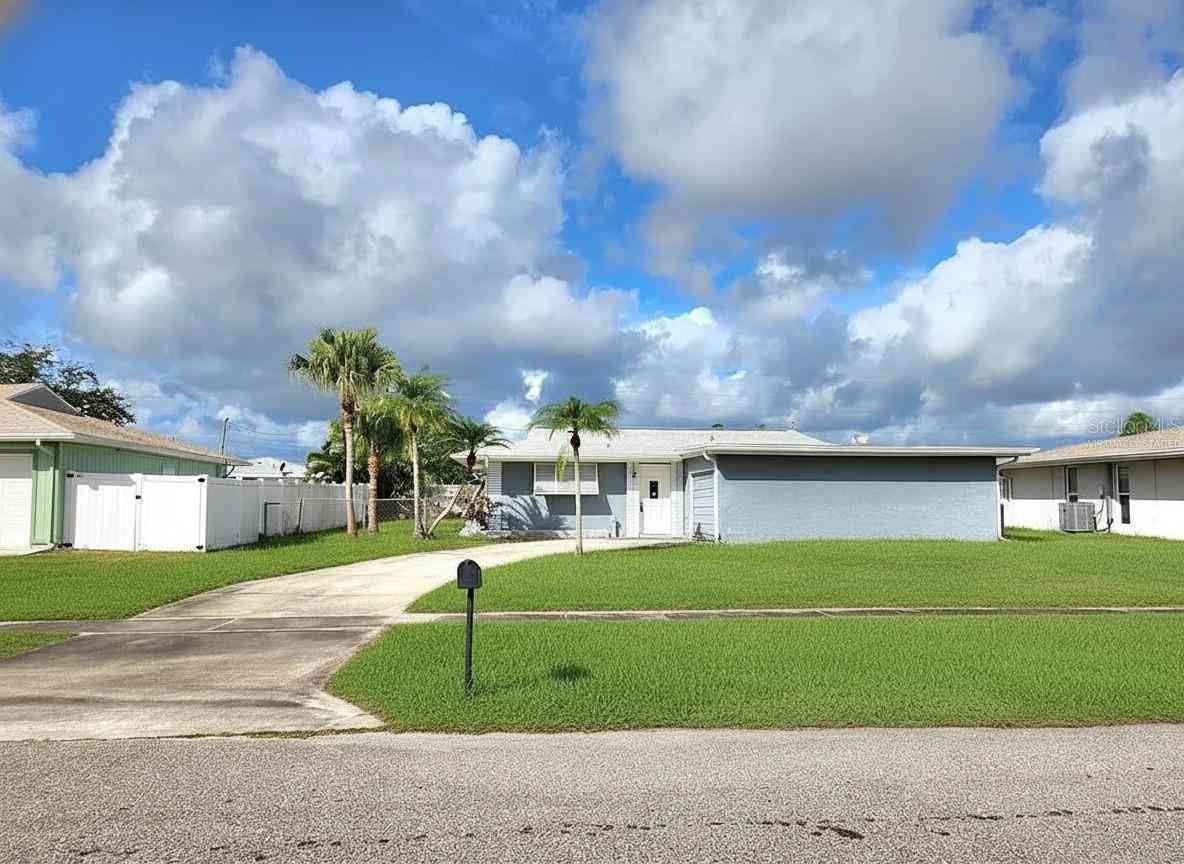 Homes For Sale - 6447 Safford Terrace<br/> Sarasota County, NORTH PORT, FL 34287