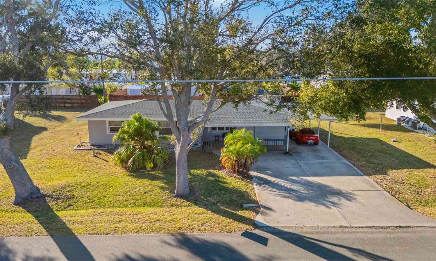 Homes For Sale - 524 Sarabay Road<br/> Sarasota County, OSPREY, FL 34229