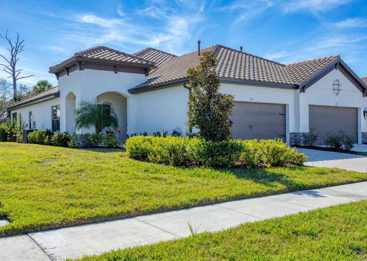 Villa For Sale - 221 Palidoro Circle<br/> Sarasota County, NOKOMIS, FL 34275