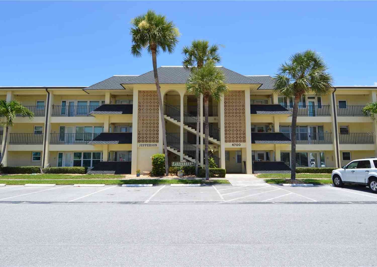 Condo For Sale - 4700 Cove Circle #107<br/> Saint Petersburg, FL 33708