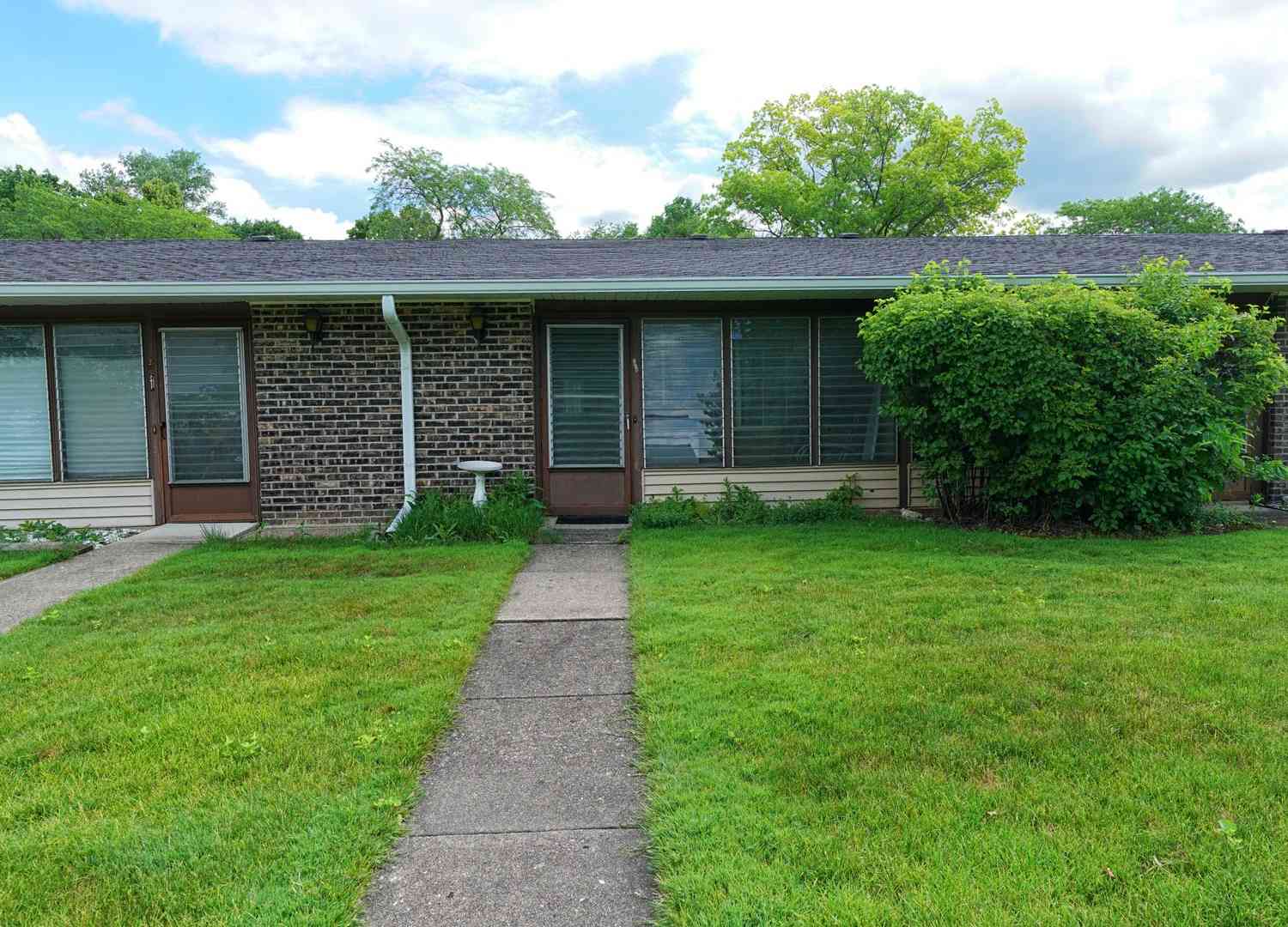 Homes For Sale - 7415 Clarendon Court #69<br/> Fox Lake, IL 60020