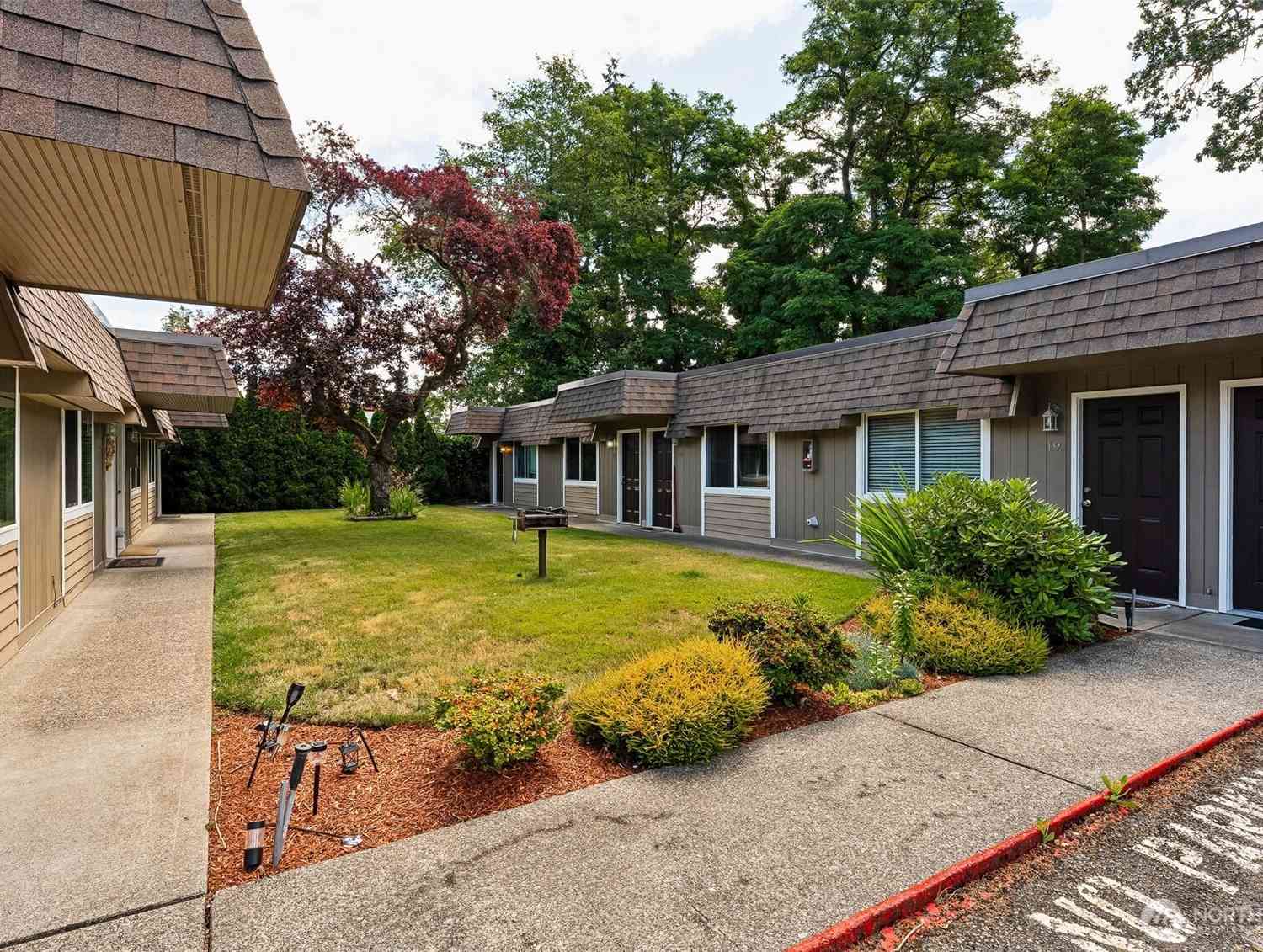 Condo For Sale - 9811 Whitman Avenue #17<br/> Lakewood, WA 98499