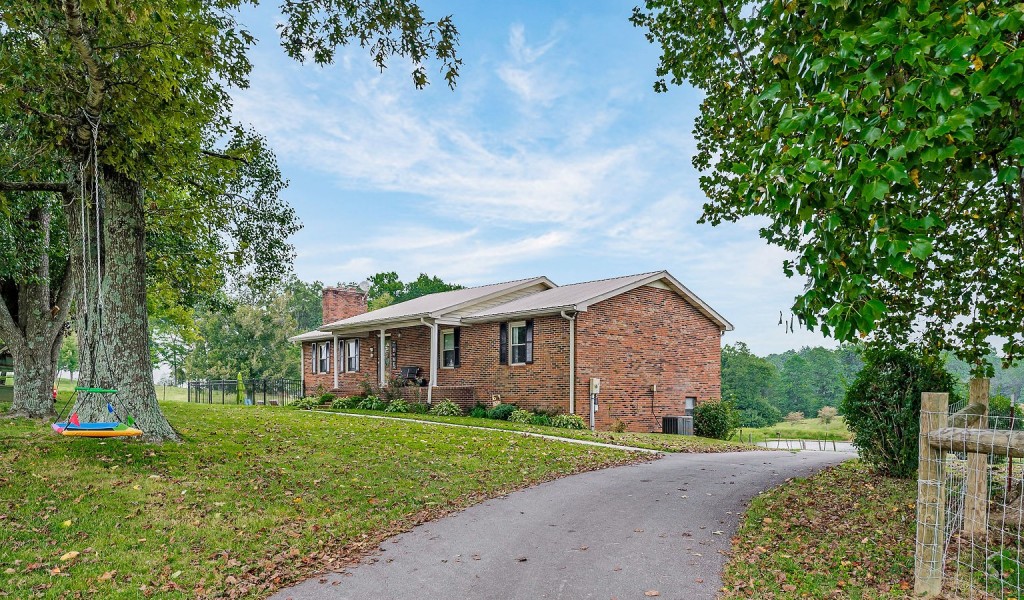 7075 Fairview Rd, Cookeville, Tennessee image 2