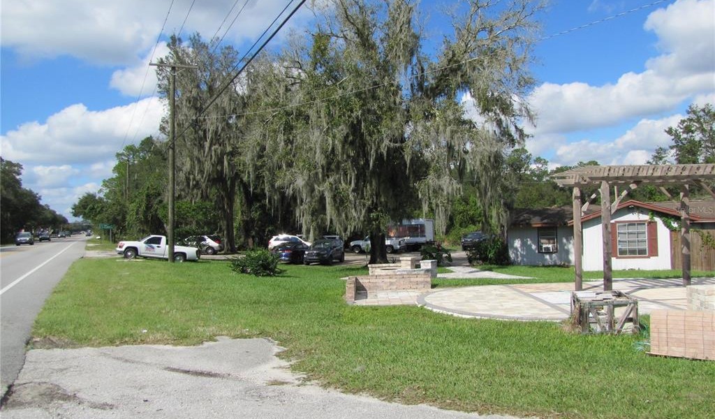3709 Lithia Pinecrest Road, VALRICO, Florida image 4